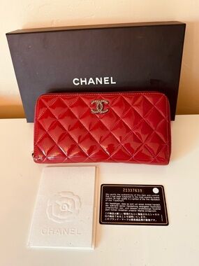 CHANEL Red Quilted Patent Leather Matelassé Long Zip Around Wallet Excellent